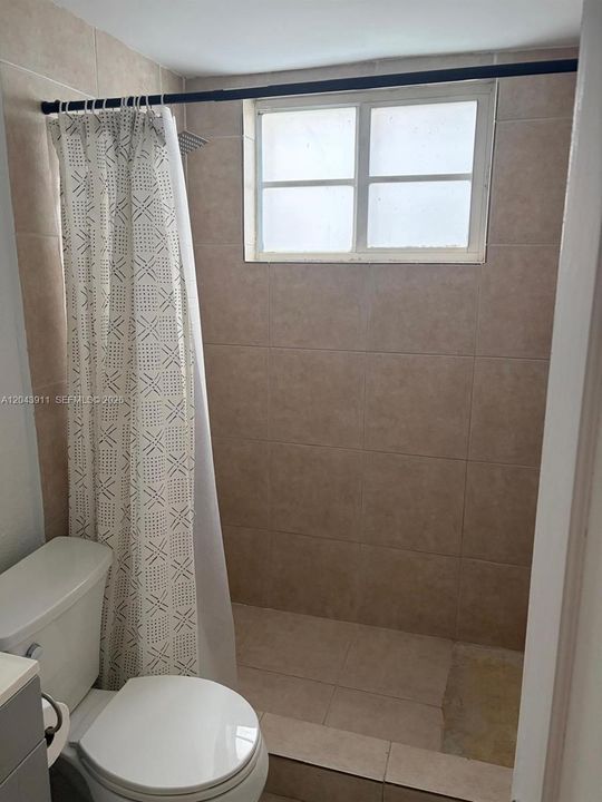 В аренду: $1,800 (0 спален, 1 ванн, 416 Квадратных фут)