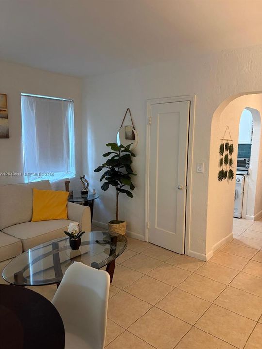 В аренду: $1,800 (0 спален, 1 ванн, 416 Квадратных фут)