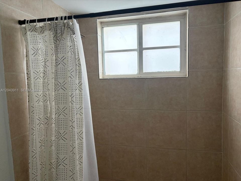 В аренду: $1,800 (0 спален, 1 ванн, 416 Квадратных фут)