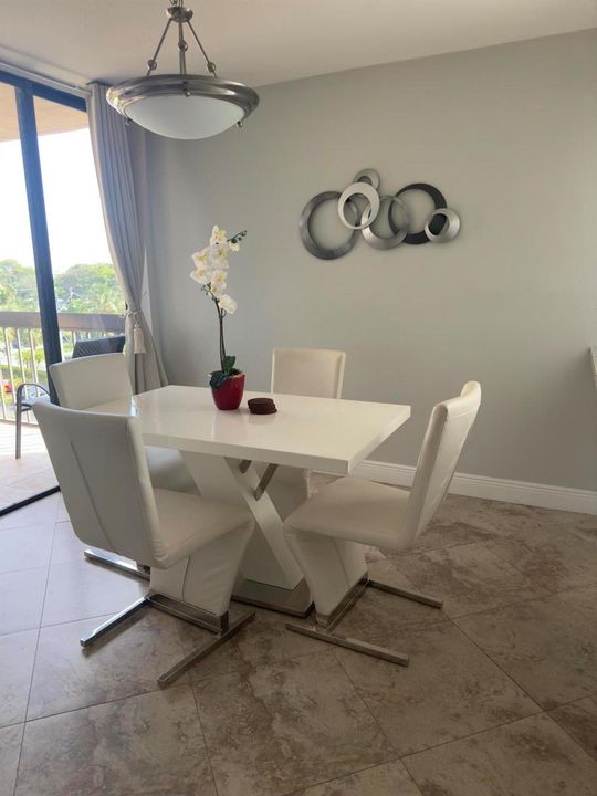 955 Dotterel - Dinning 5