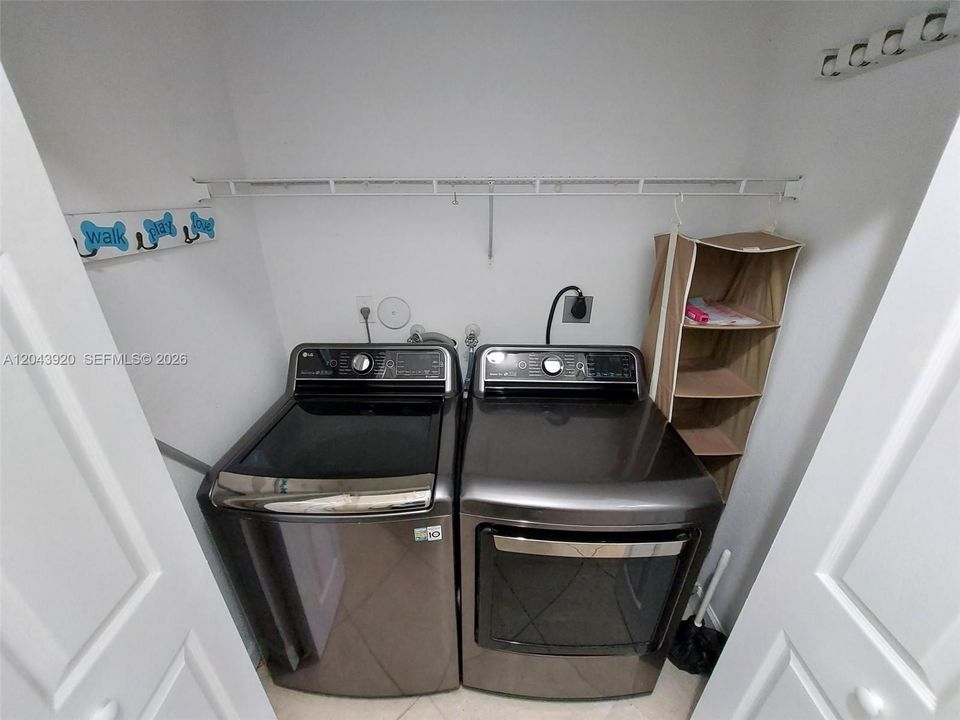 For Rent: $5,200 (5 beds, 3 baths, 3123 Square Feet)