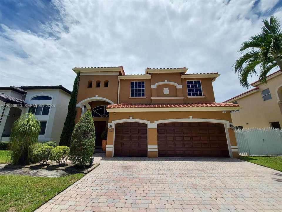 For Rent: $5,200 (5 beds, 3 baths, 3123 Square Feet)