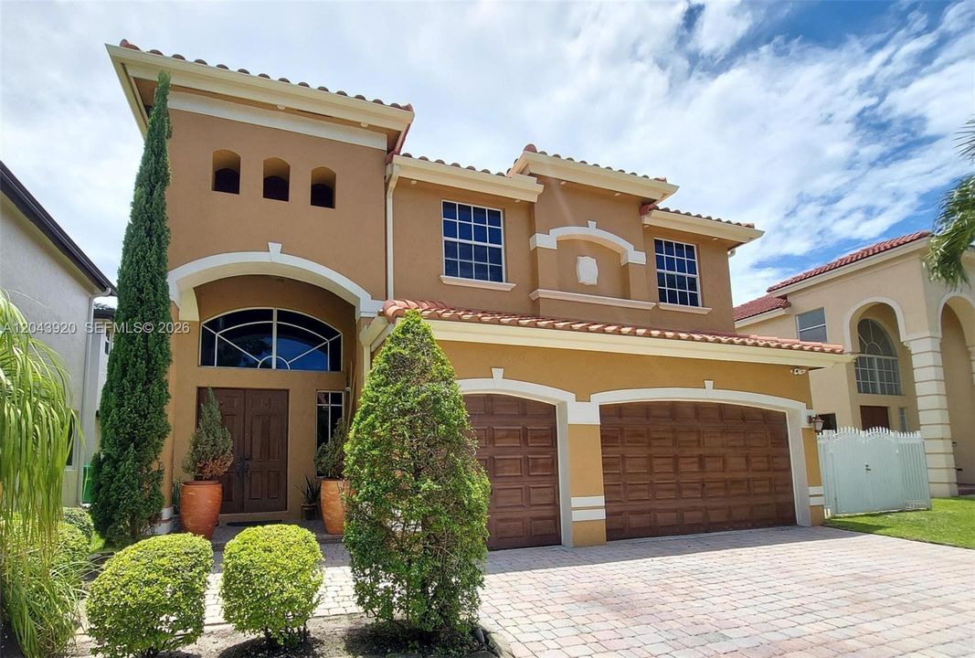 For Rent: $5,200 (5 beds, 3 baths, 3123 Square Feet)