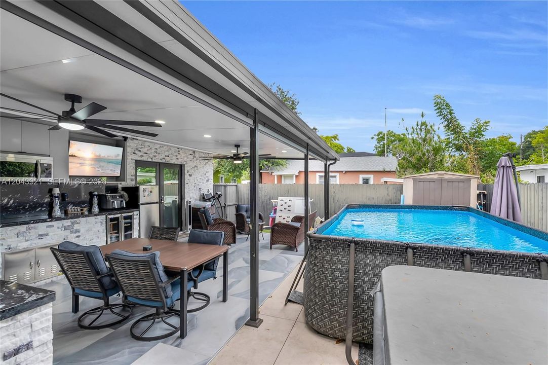 For Sale: $525,000 (3 beds, 2 baths, 1122 Square Feet)