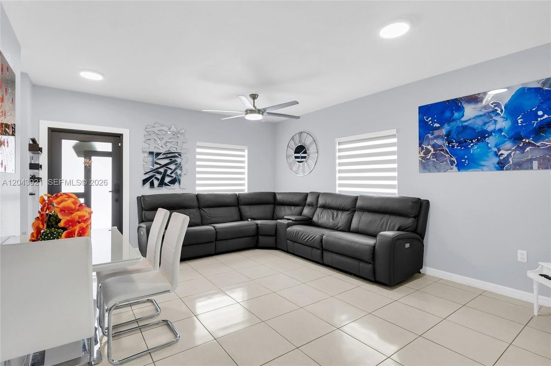 For Sale: $525,000 (3 beds, 2 baths, 1122 Square Feet)