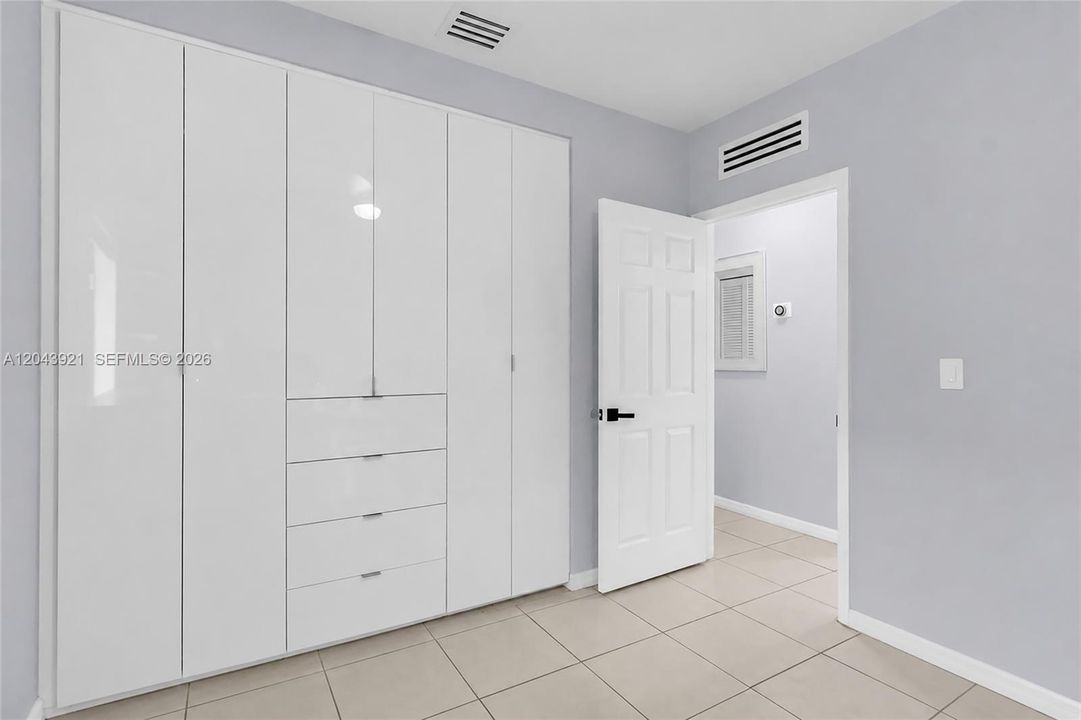 For Sale: $525,000 (3 beds, 2 baths, 1122 Square Feet)