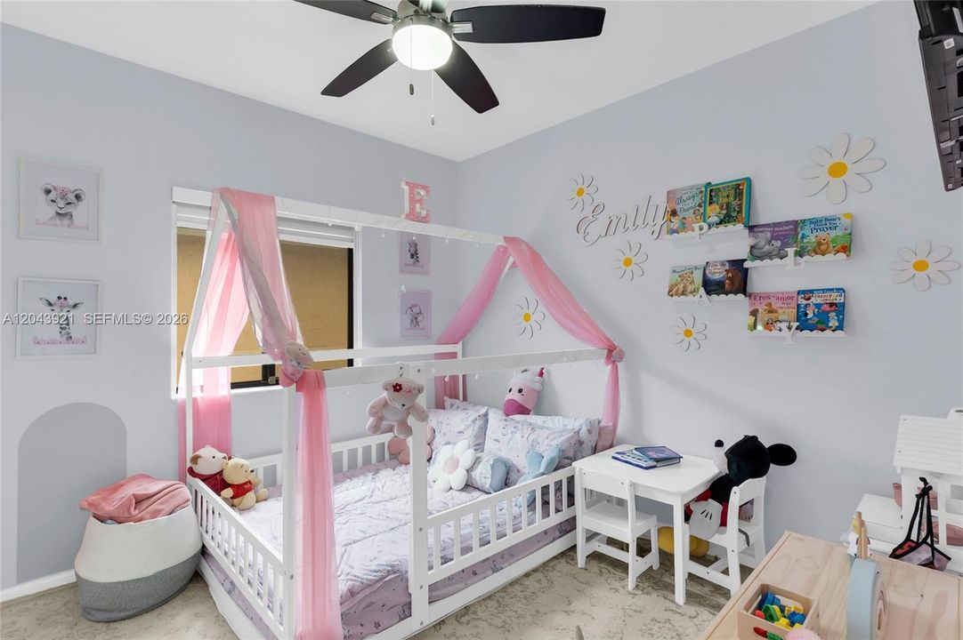 For Sale: $525,000 (3 beds, 2 baths, 1122 Square Feet)