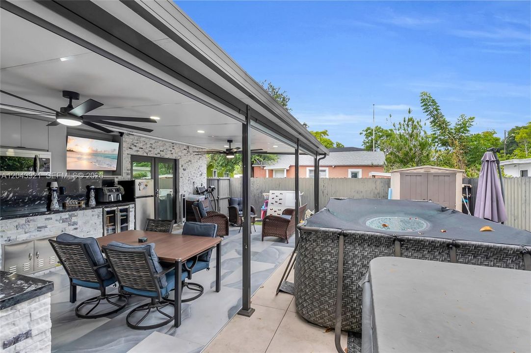For Sale: $525,000 (3 beds, 2 baths, 1122 Square Feet)