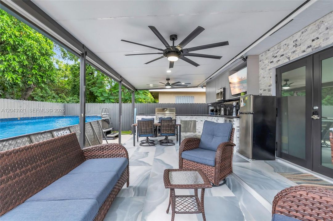 For Sale: $525,000 (3 beds, 2 baths, 1122 Square Feet)
