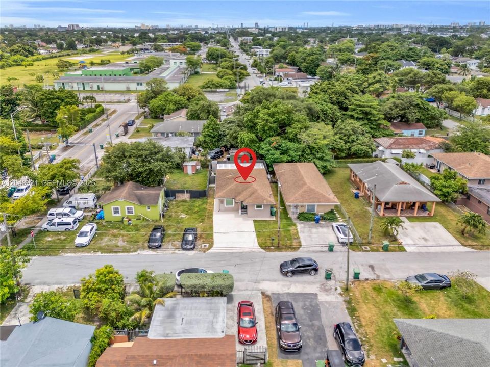 For Sale: $525,000 (3 beds, 2 baths, 1122 Square Feet)