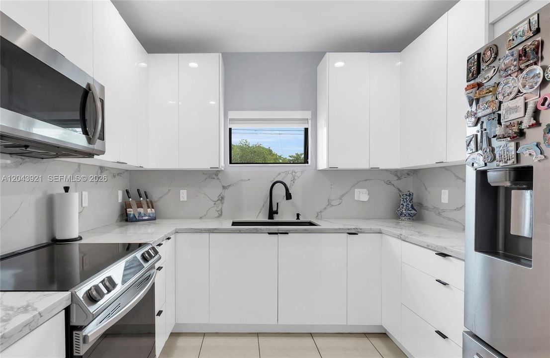 For Sale: $525,000 (3 beds, 2 baths, 1122 Square Feet)