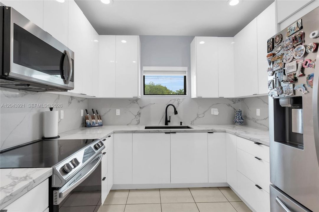 For Sale: $525,000 (3 beds, 2 baths, 1122 Square Feet)