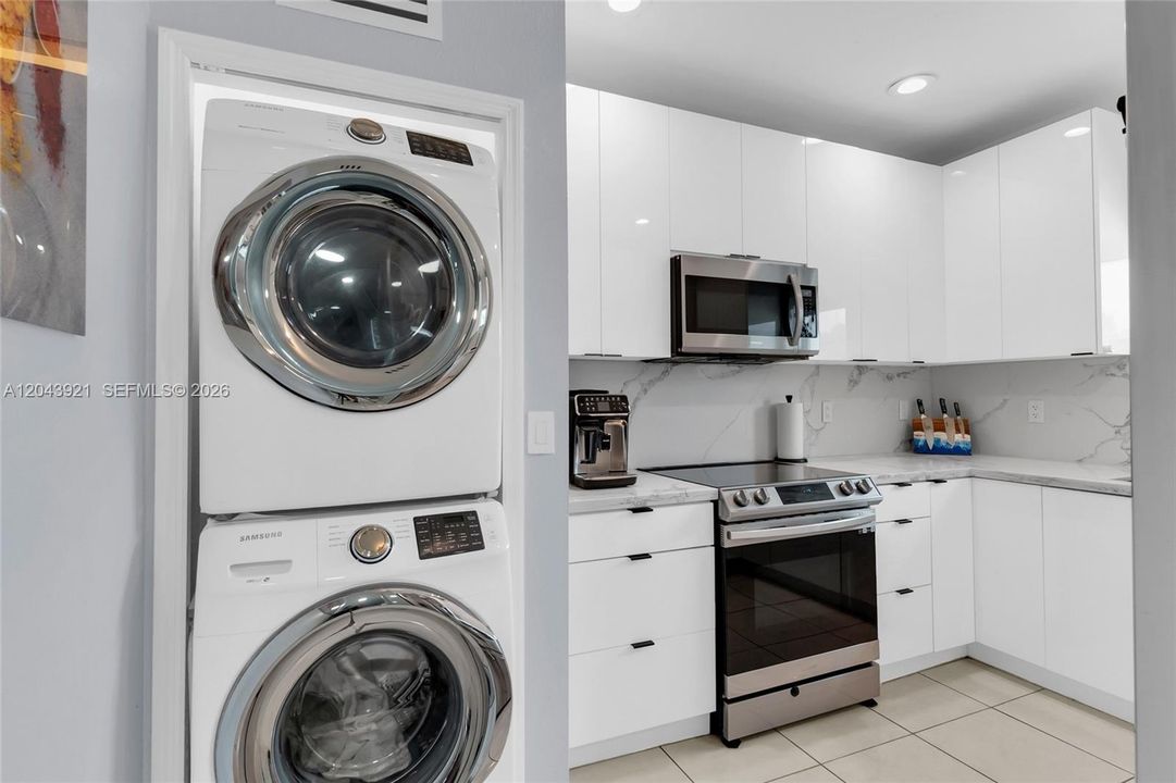 For Sale: $525,000 (3 beds, 2 baths, 1122 Square Feet)