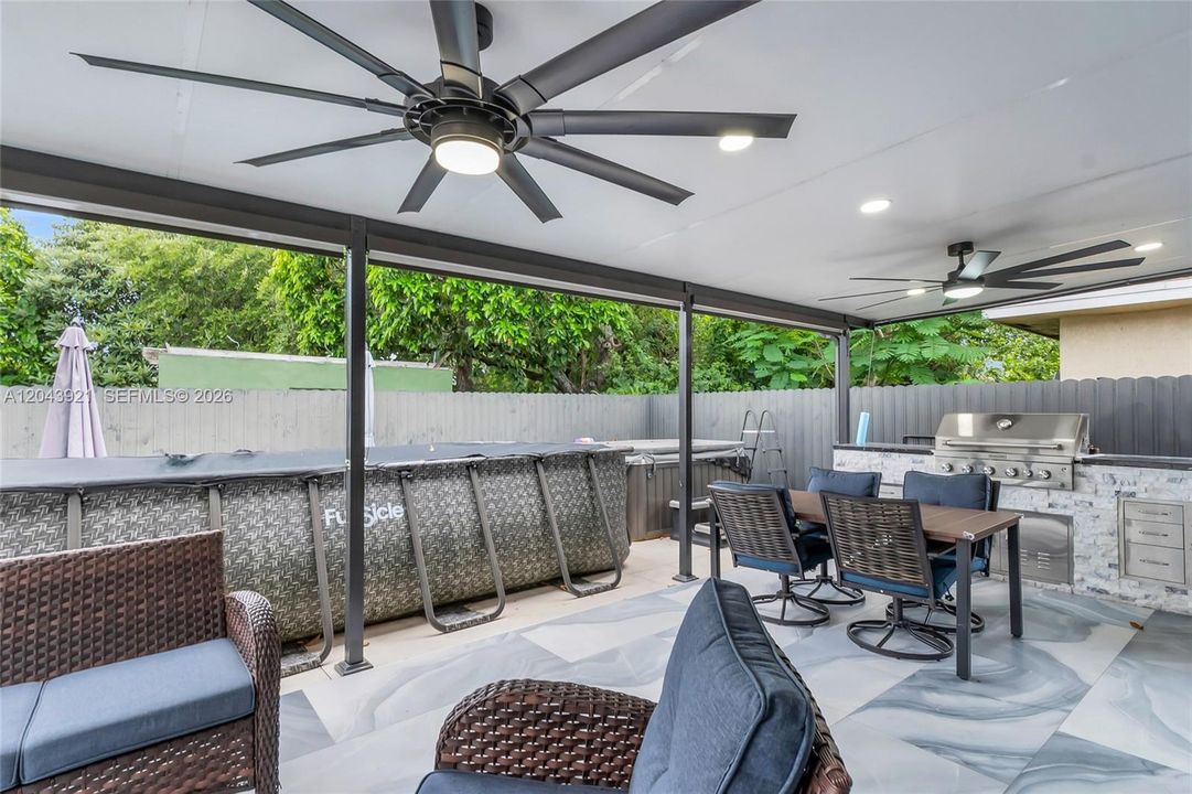For Sale: $525,000 (3 beds, 2 baths, 1122 Square Feet)