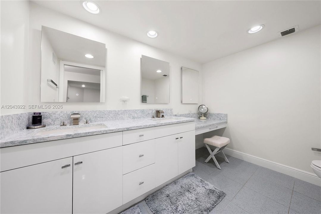 For Sale: $1,799,000 (2 beds, 2 baths, 2827 Square Feet)