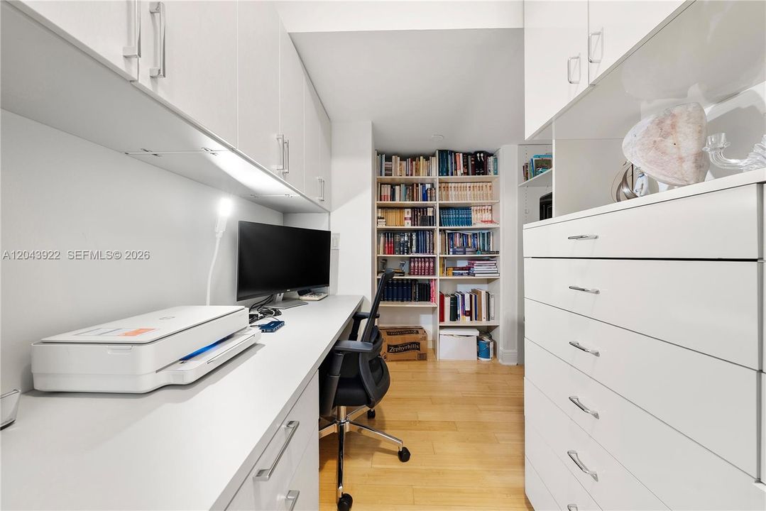 For Sale: $1,799,000 (2 beds, 2 baths, 2827 Square Feet)