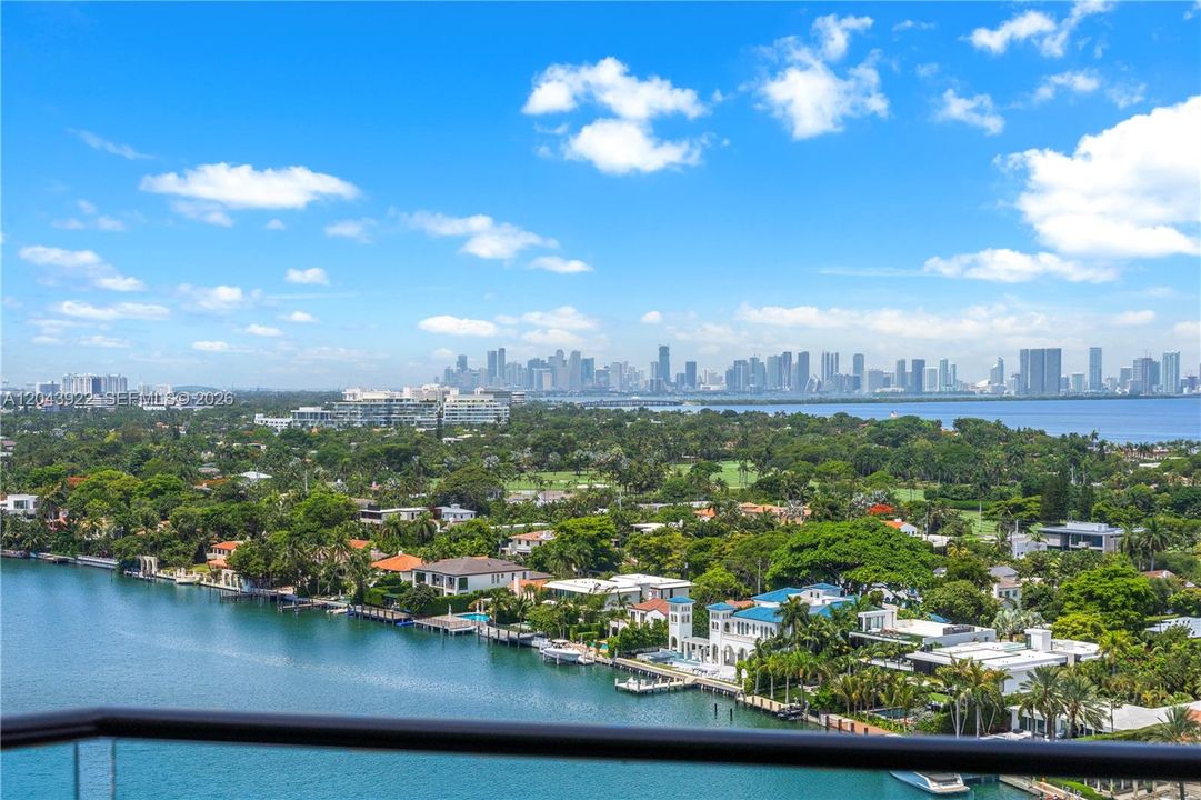 For Sale: $1,799,000 (2 beds, 2 baths, 2827 Square Feet)