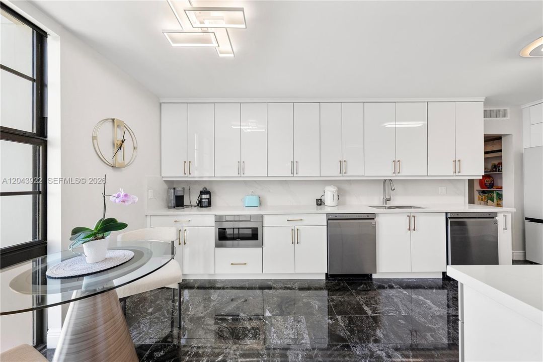 For Sale: $1,799,000 (2 beds, 2 baths, 2827 Square Feet)