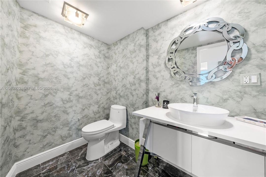 For Sale: $1,799,000 (2 beds, 2 baths, 2827 Square Feet)