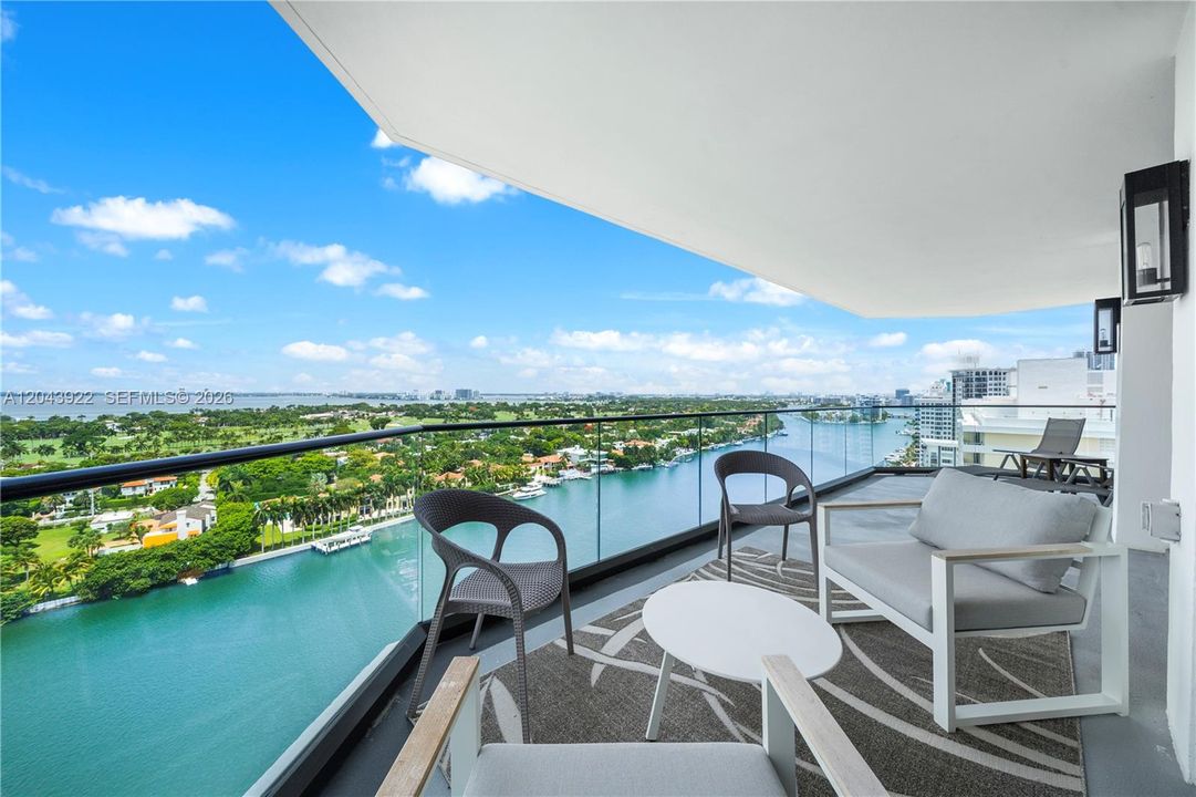 For Sale: $1,799,000 (2 beds, 2 baths, 2827 Square Feet)