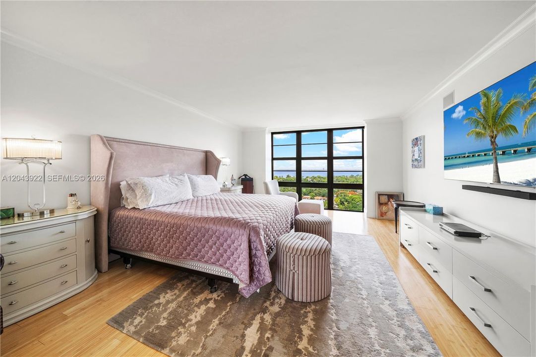 For Sale: $1,799,000 (2 beds, 2 baths, 2827 Square Feet)