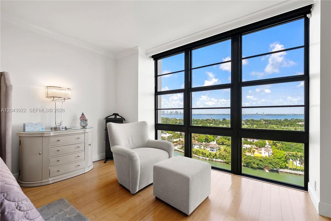 For Sale: $1,799,000 (2 beds, 2 baths, 2827 Square Feet)