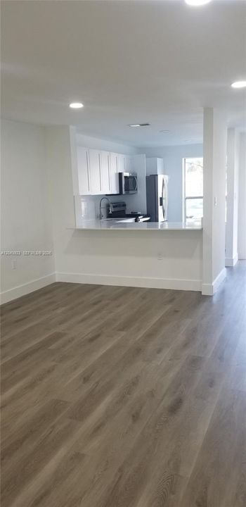 В аренду: $1,800 (1 спален, 1 ванн, 800 Квадратных фут)
