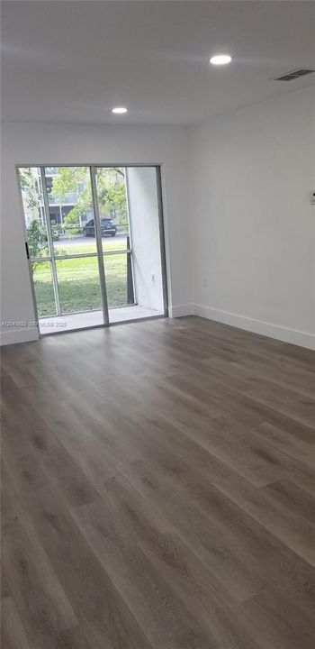 В аренду: $1,800 (1 спален, 1 ванн, 800 Квадратных фут)