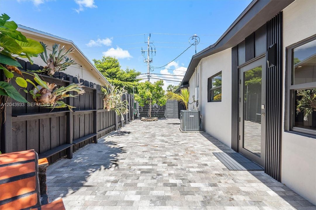 В аренду: $4,900 (3 спален, 3 ванн, 1509 Квадратных фут)
