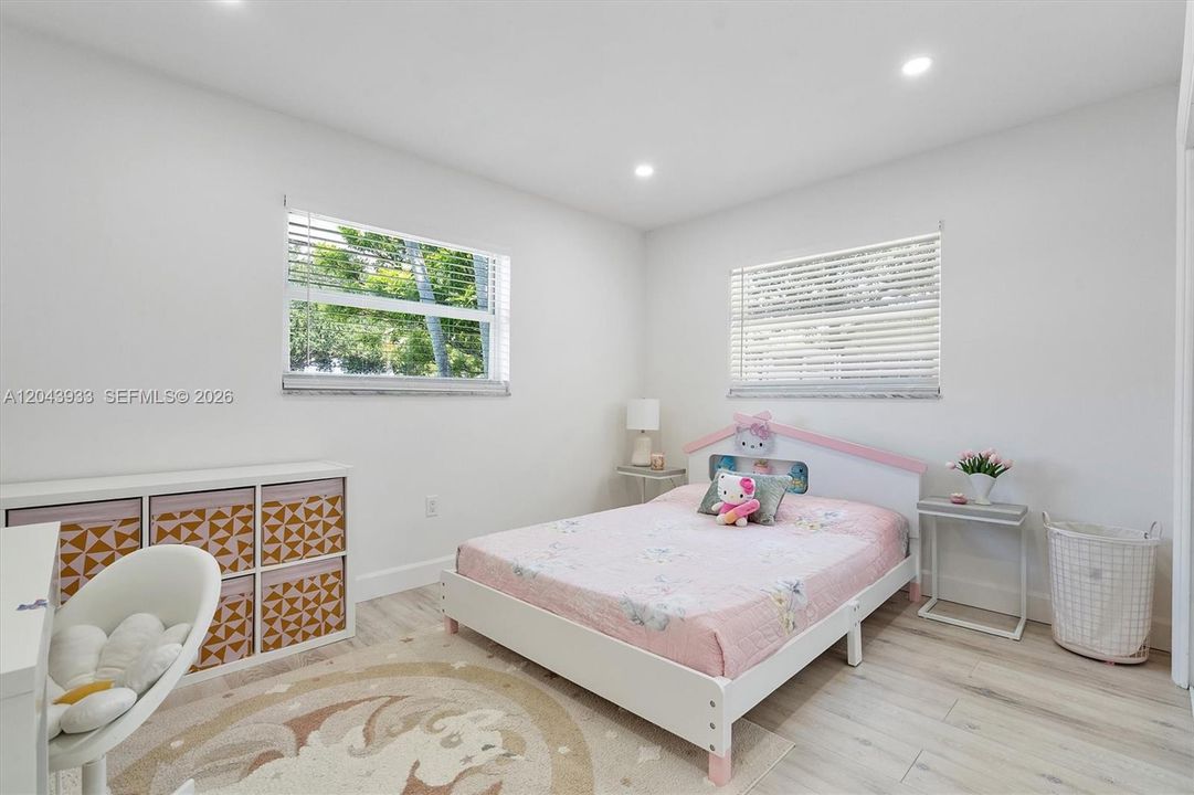 В аренду: $4,900 (3 спален, 3 ванн, 1509 Квадратных фут)