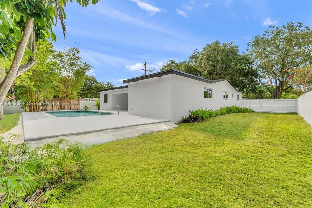 На продажу: $829,000 (4 спален, 2 ванн, 1745 Квадратных фут)