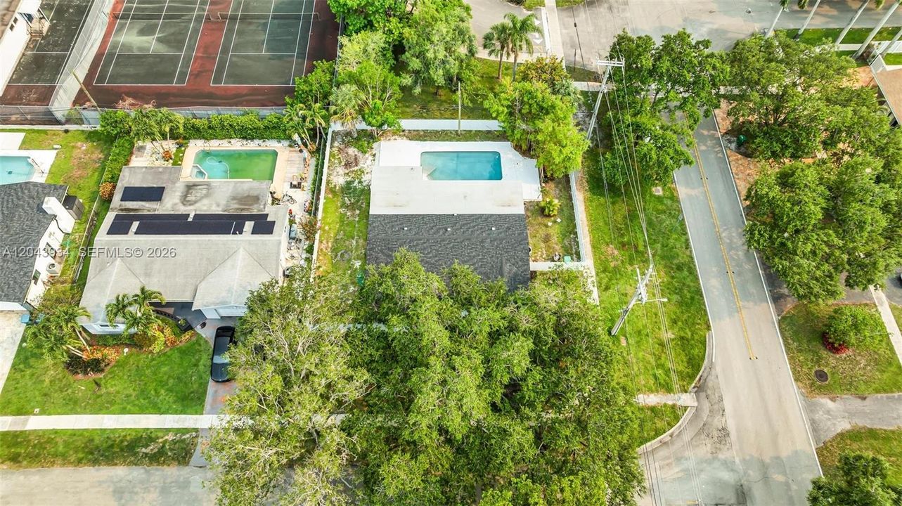 На продажу: $829,000 (4 спален, 2 ванн, 1745 Квадратных фут)