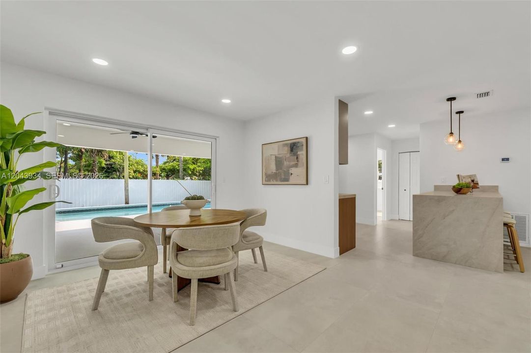 На продажу: $829,000 (4 спален, 2 ванн, 1745 Квадратных фут)
