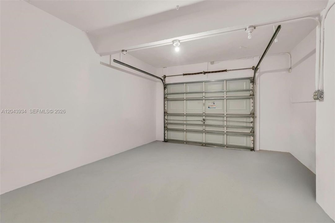 На продажу: $829,000 (4 спален, 2 ванн, 1745 Квадратных фут)
