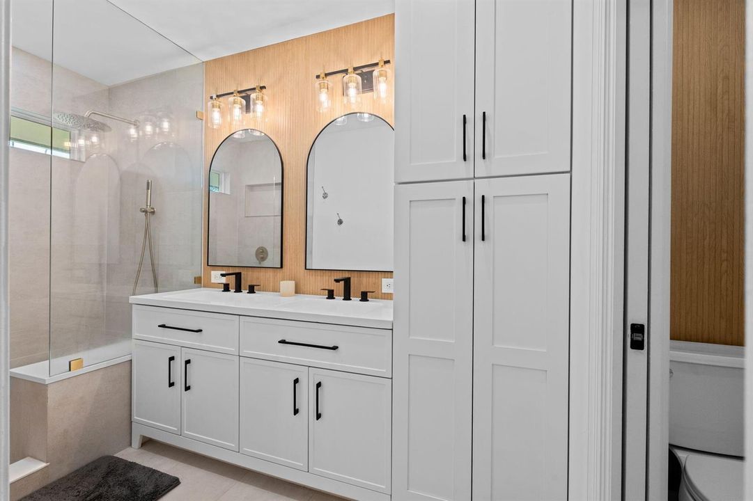 32-web-or-mls-A7407477