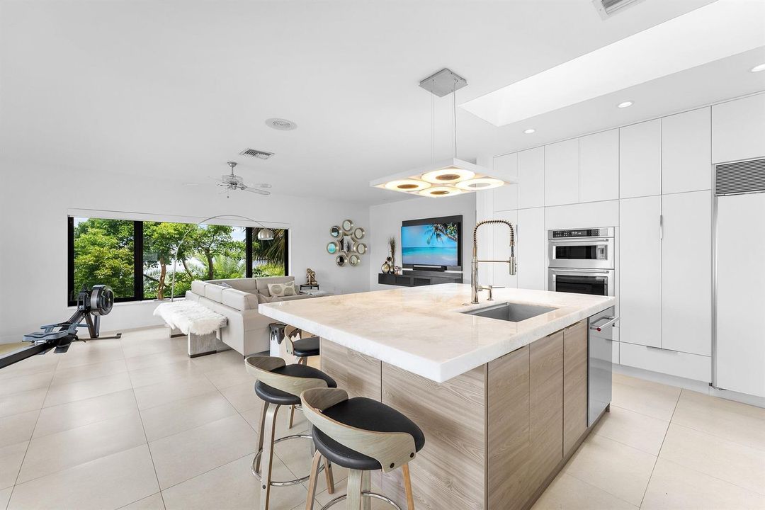 012-1102HighlandBeachDrive-2W-HighlandBe