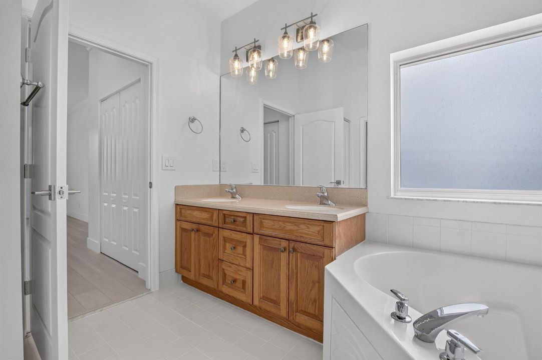 CMV Realty-Laguna Isles-Pembroke Pines