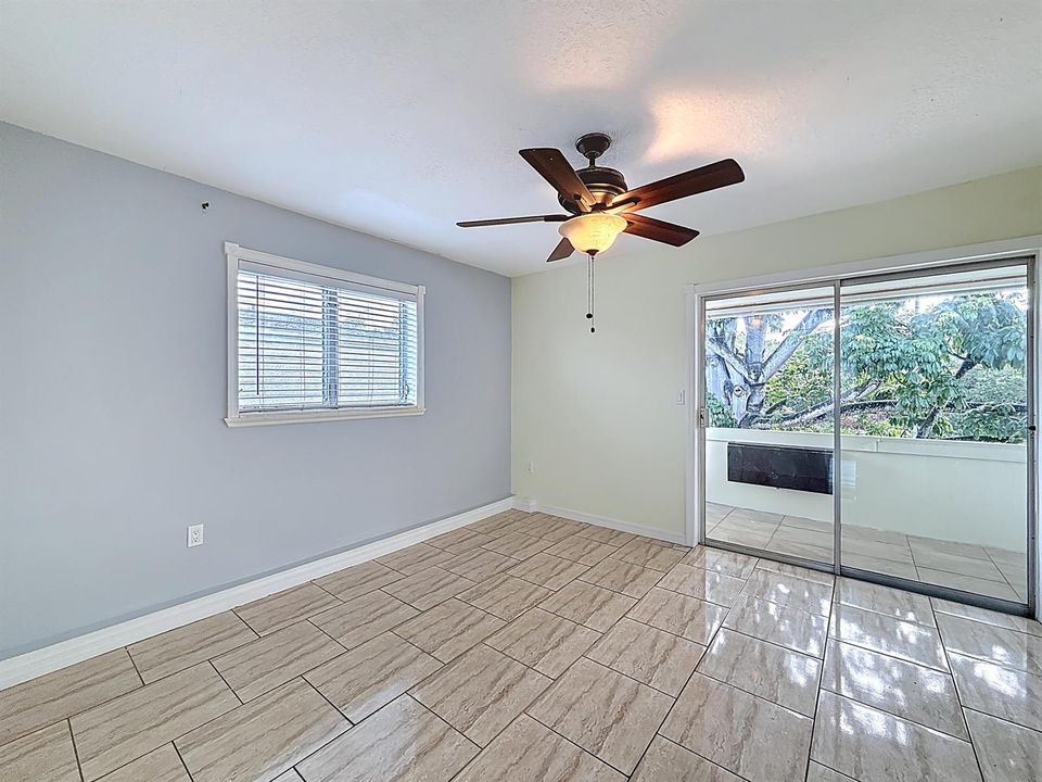 15610 NE 6th Avenue-21