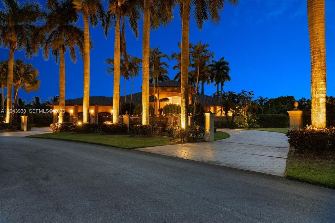 En Venta: $1,890,000 (4 camas, 5 baños, 4226 Pies cuadrados)