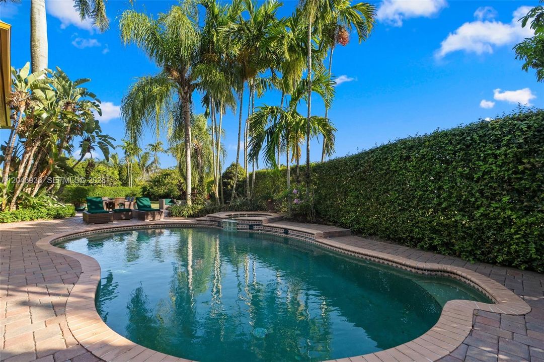 En Venta: $1,890,000 (4 camas, 5 baños, 4226 Pies cuadrados)