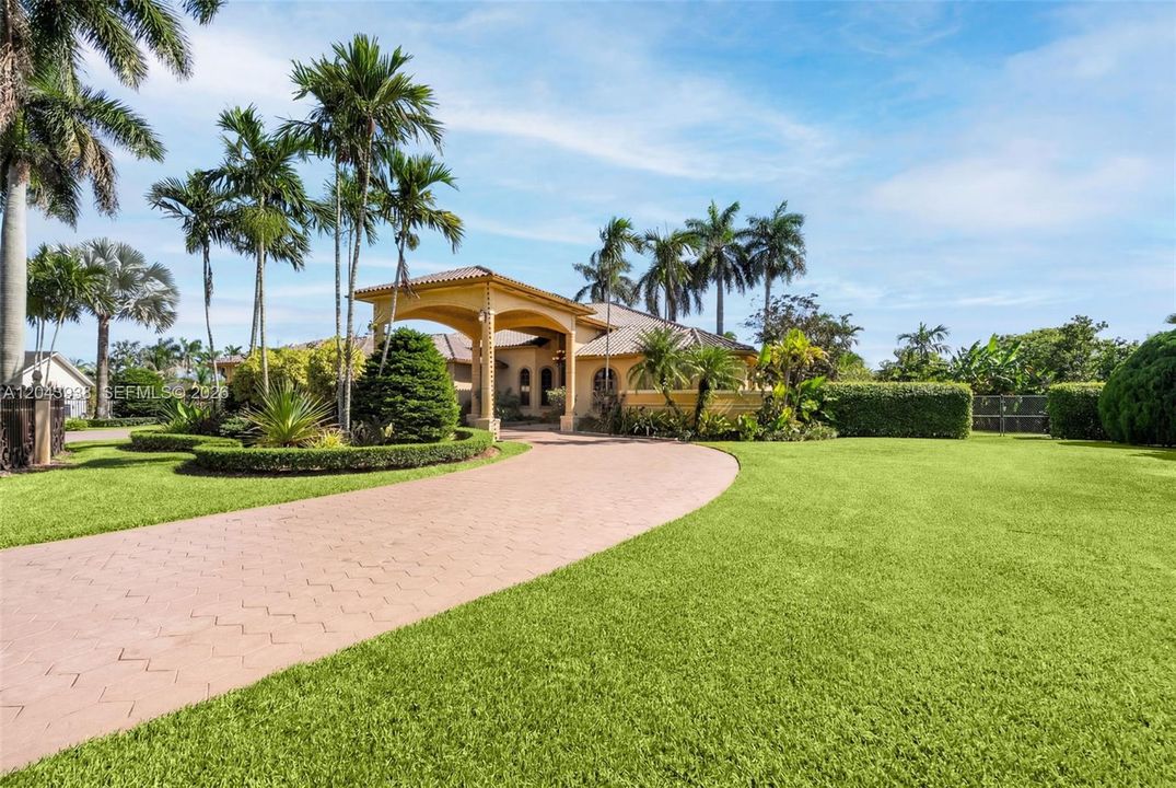 En Venta: $1,890,000 (4 camas, 5 baños, 4226 Pies cuadrados)