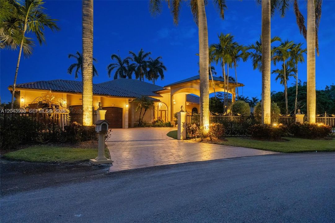 En Venta: $1,890,000 (4 camas, 5 baños, 4226 Pies cuadrados)