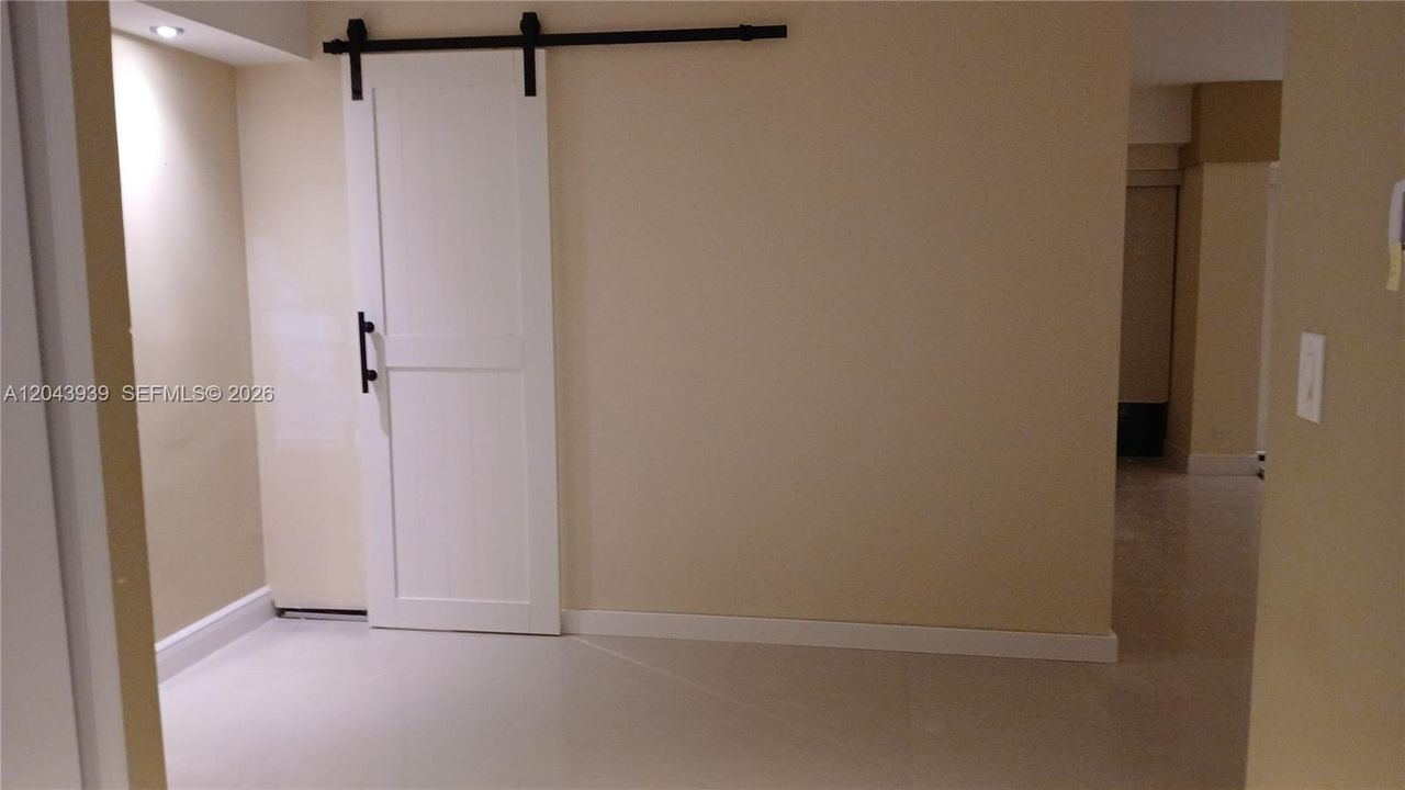 For Sale: $290,000 (3 beds, 3 baths, 1950 Square Feet)