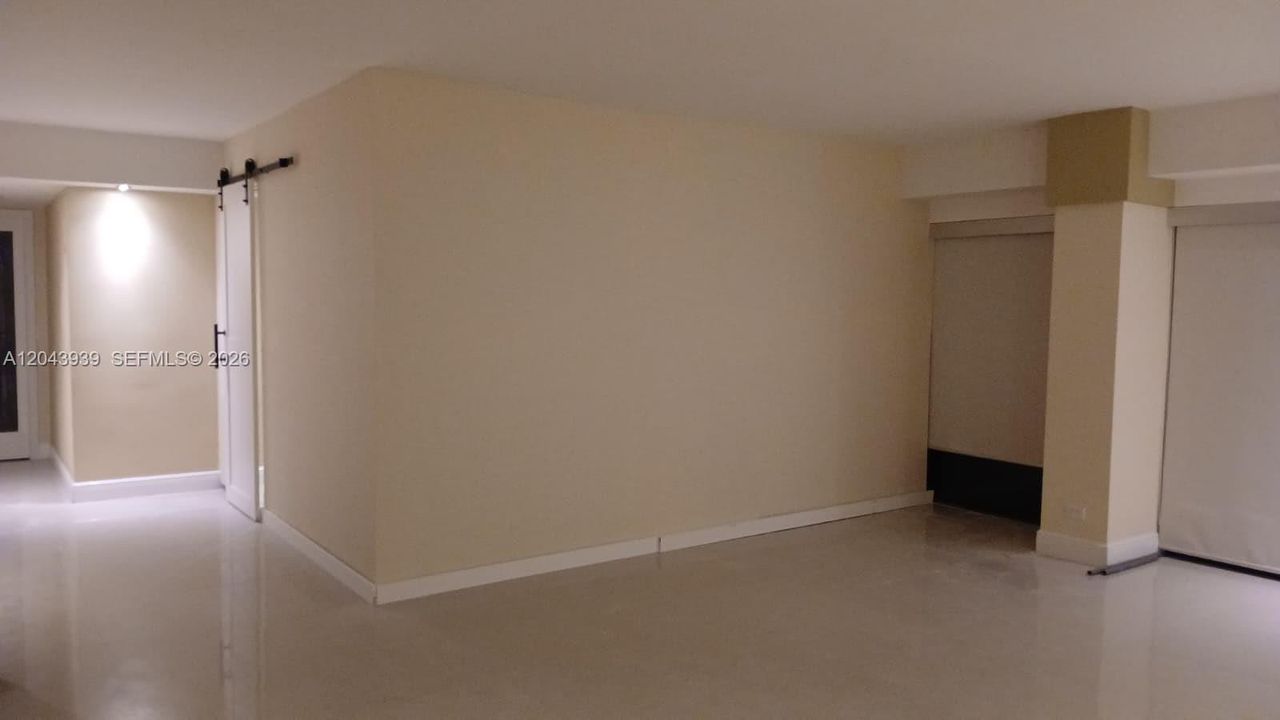 For Sale: $290,000 (3 beds, 3 baths, 1950 Square Feet)