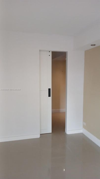 For Sale: $290,000 (3 beds, 3 baths, 1950 Square Feet)
