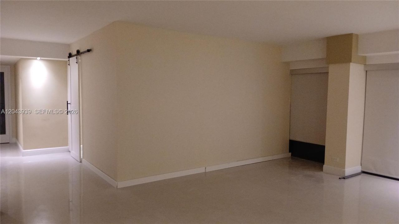For Sale: $290,000 (3 beds, 3 baths, 1950 Square Feet)