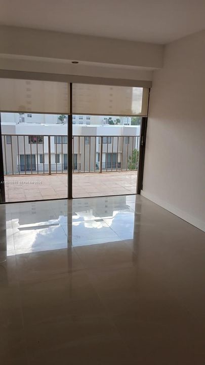 For Sale: $290,000 (3 beds, 3 baths, 1950 Square Feet)
