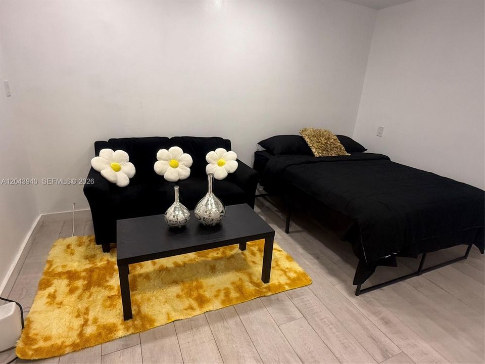 В аренду: $1,650 (1 спален, 1 ванн, 1770 Квадратных фут)