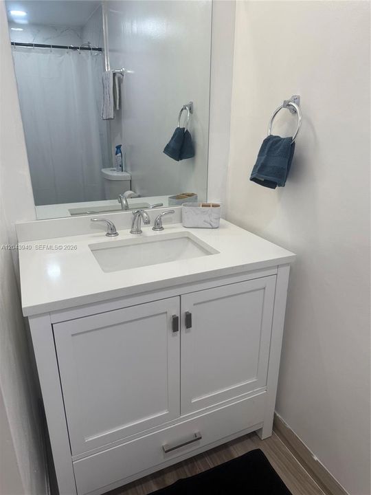 В аренду: $1,650 (1 спален, 1 ванн, 1770 Квадратных фут)