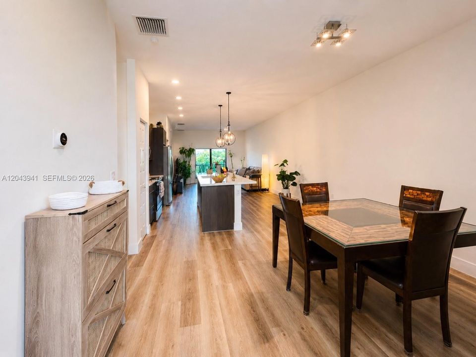 En Renta: $3,100 (3 camas, 2 baños, 1236 Pies cuadrados)